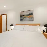 Pinewood Lodge - Backs To Forest - Near Downtown!