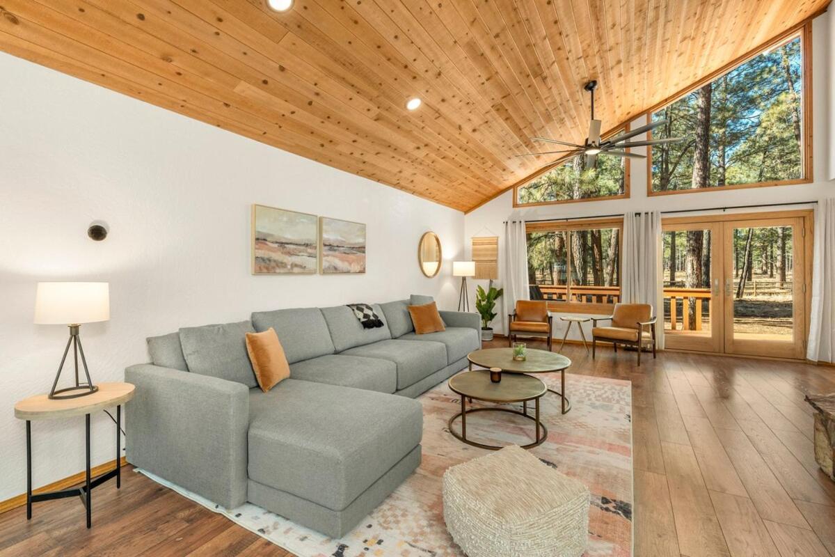 Holiday home Pinewood - Backs To Forest - Near Downtown! *